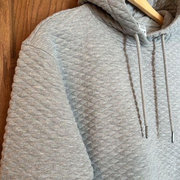 ZYIA ACTIVE Quilted Gray Diamond Hoodie - Picture 9 of 10